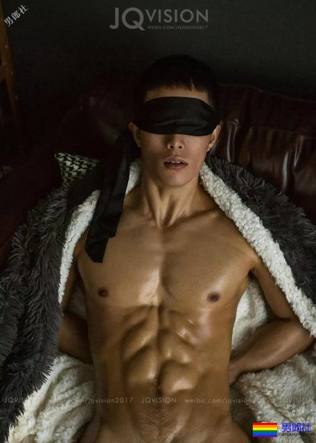 撸铁网红自曝八块腹肌秘籍，上海小伙不会跳舞开除G籍 - 51虹马