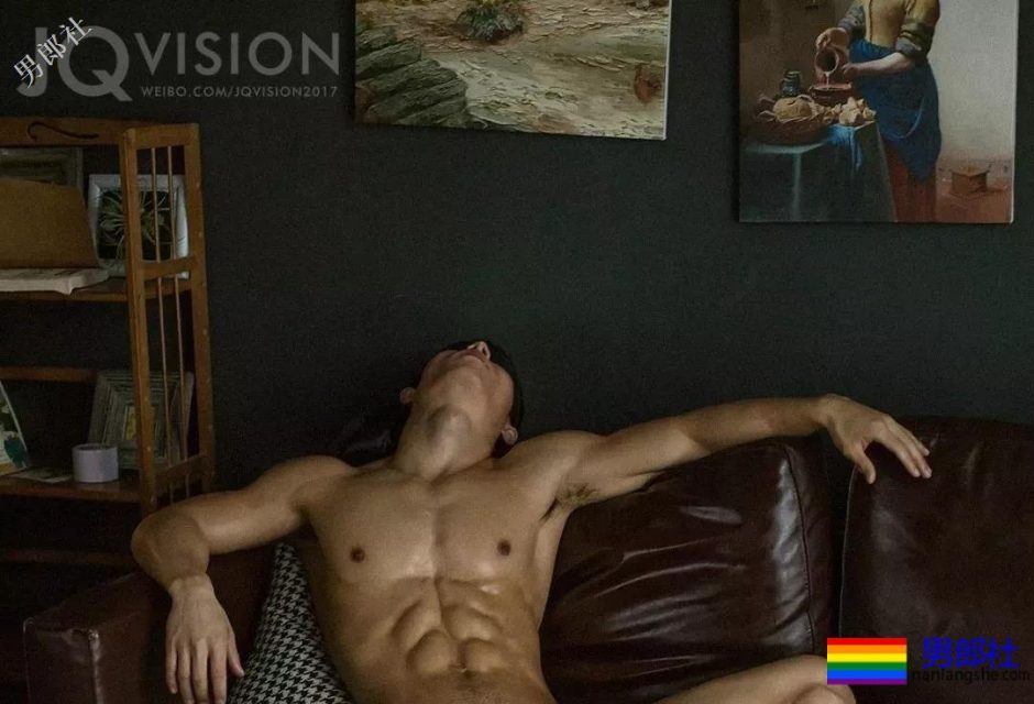 撸铁网红自曝八块腹肌秘籍，上海小伙不会跳舞开除G籍 - 51虹马