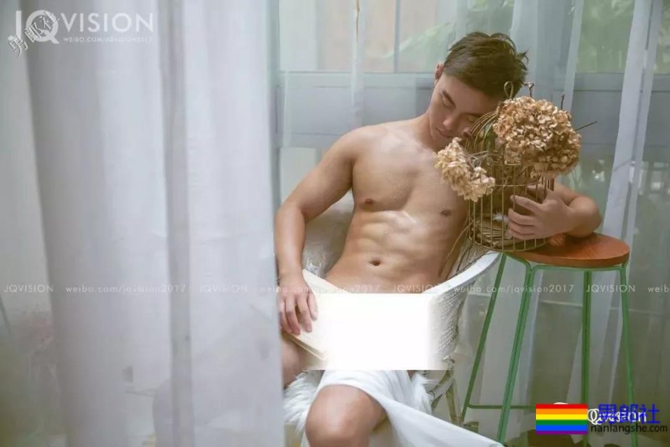 撸铁网红自曝八块腹肌秘籍，上海小伙不会跳舞开除G籍 - 51虹马