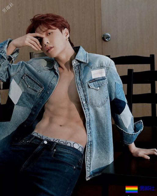 张艺兴CK广告现解放碑，P太过，被嘲塞馒头了 - 51虹马