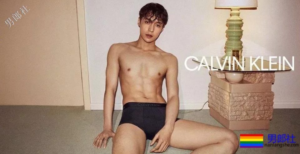 张艺兴CK广告现解放碑，P太过，被嘲塞馒头了 - 51虹马