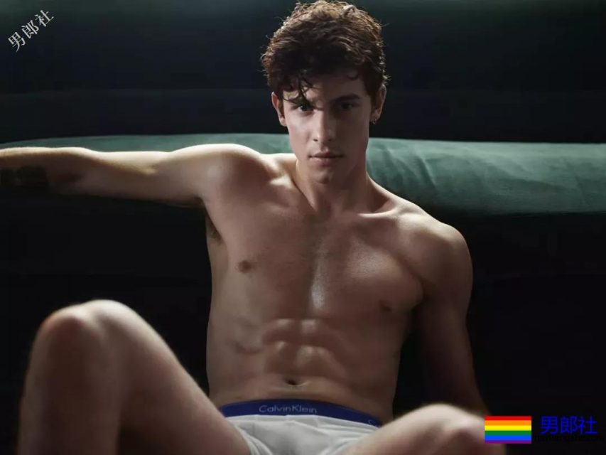 张艺兴CK广告现解放碑，P太过，被嘲塞馒头了 - 51虹马