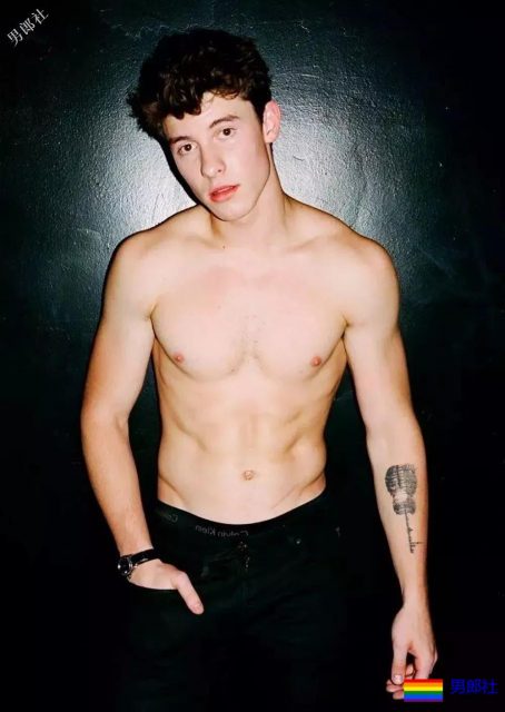 张艺兴CK广告现解放碑，P太过，被嘲塞馒头了 - 51虹马