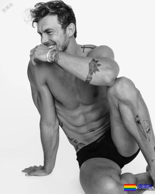 下五旗出身、种马臀男模凭硬实力翻红,这是藏不住了?! - 51虹马 下五旗出身、种马臀男模凭硬实力翻红,这是藏不住了?! - 51虹马