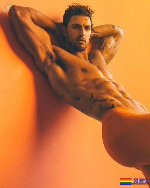 下五旗出身、种马臀男模凭硬实力翻红,这是藏不住了?! - 51虹马 下五旗出身、种马臀男模凭硬实力翻红,这是藏不住了?! - 51虹马