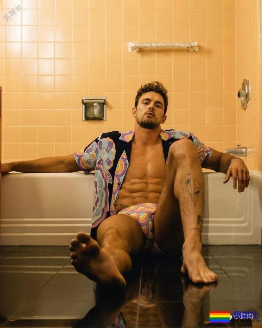 下五旗出身、种马臀男模凭硬实力翻红,这是藏不住了?! - 51虹马 下五旗出身、种马臀男模凭硬实力翻红,这是藏不住了?! - 51虹马