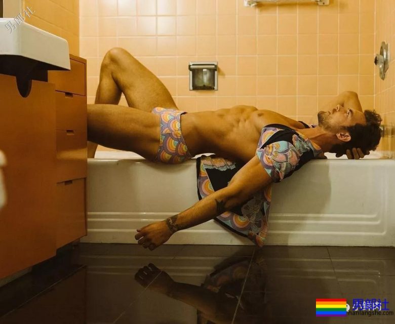 下五旗出身、种马臀男模凭硬实力翻红,这是藏不住了?! - 51虹马 下五旗出身、种马臀男模凭硬实力翻红,这是藏不住了?! - 51虹马