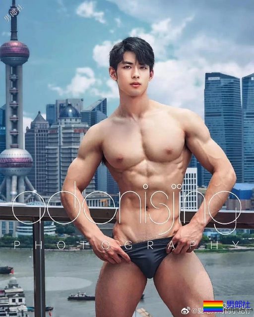 小狼狗教练肤白亮眼，摄影师掌镜佳作迭出！ - 51虹马