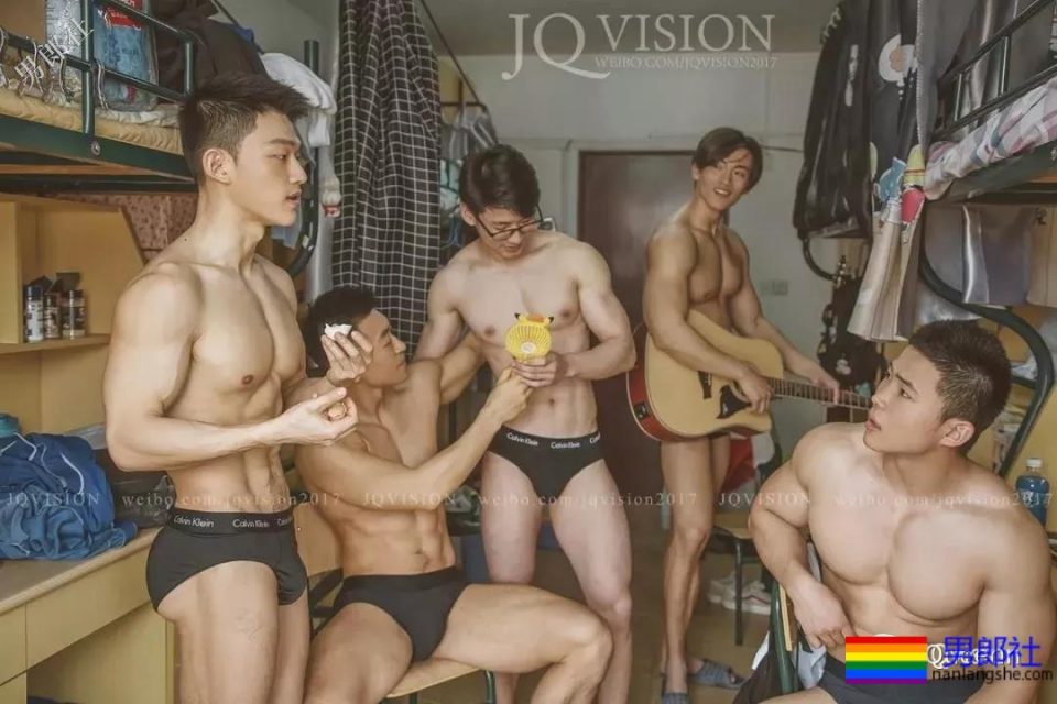 小狼狗教练肤白亮眼，摄影师掌镜佳作迭出！ - 51虹马