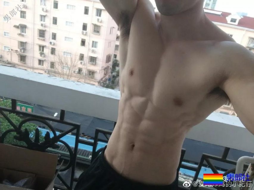 小狼狗教练肤白亮眼，摄影师掌镜佳作迭出！ - 51虹马