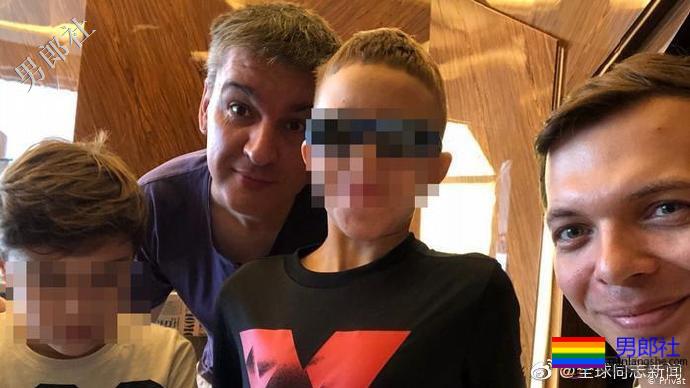 俄罗斯：恐遭迫害，同性伴侣带孩子逃到国外 - 51虹马