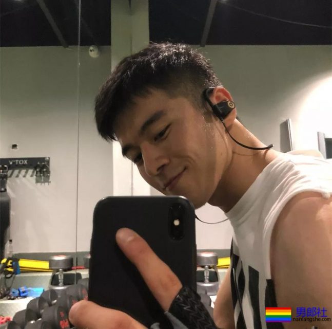 干净利落白袜腹肌少年,刚毕业就被相中拍写真,为他甘愿做I惹! - 51虹马 干净利落白袜腹肌少年,刚毕业就被相中拍写真,为他甘愿做I惹! - 51虹马