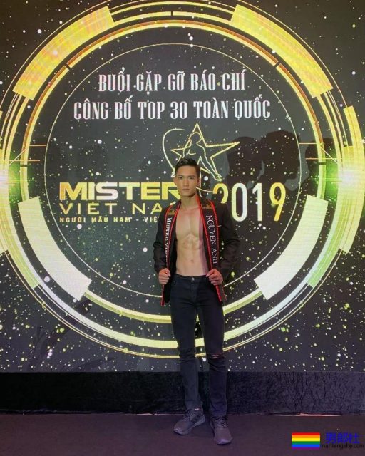 脱成这样!国际先生选手穿超小短裤太心机了! - 51虹马 脱成这样!国际先生选手穿超小短裤太心机了! - 51虹马