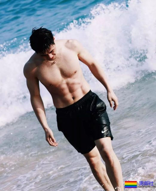 自称直男的湖北小鲜肉，在咸蛋家做过主播？身材颜值都很A! - 51虹马