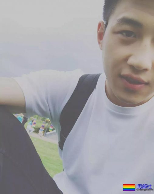 自称直男的湖北小鲜肉，在咸蛋家做过主播？身材颜值都很A! - 51虹马