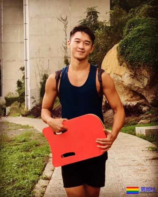 晏人物新出腹肌弟弟，你家一定缺搓衣板了 - 51虹马