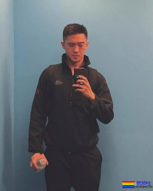 晏人物新出腹肌弟弟，你家一定缺搓衣板了 - 51虹马