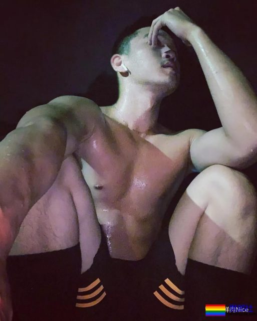 晏人物新出腹肌弟弟，你家一定缺搓衣板了 - 51虹马