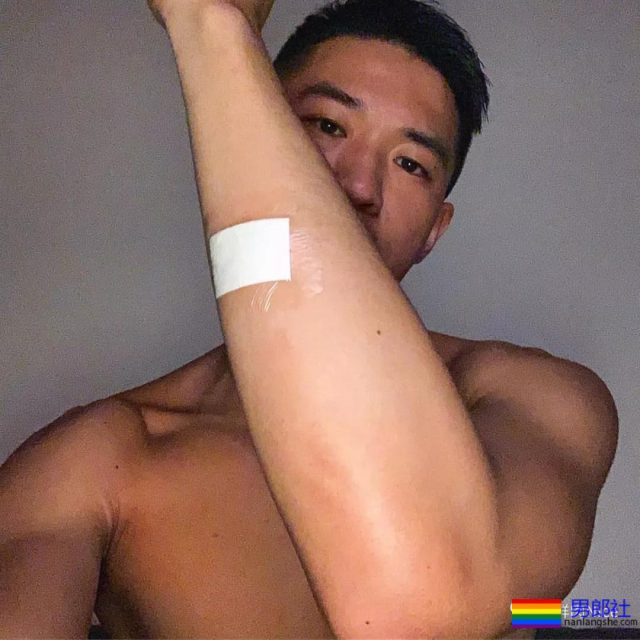 晏人物新出腹肌弟弟，你家一定缺搓衣板了 - 51虹马