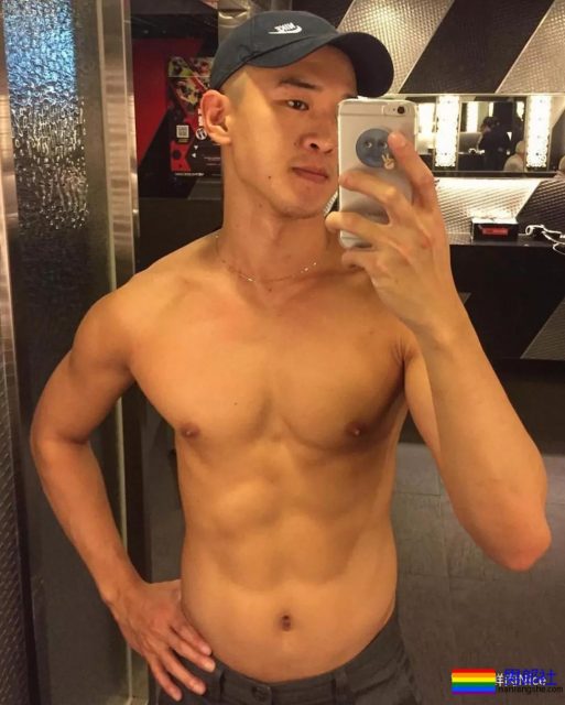 晏人物新出腹肌弟弟，你家一定缺搓衣板了 - 51虹马