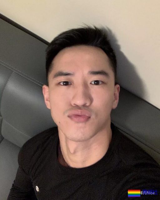 晏人物新出腹肌弟弟，你家一定缺搓衣板了 - 51虹马