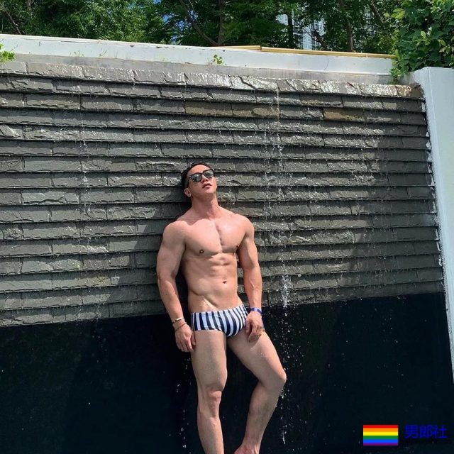 敢与中国名媛比美?看了他穿三角泳裤才知道真实力 - 51虹马 敢与中国名媛比美?看了他穿三角泳裤才知道真实力 - 51虹马