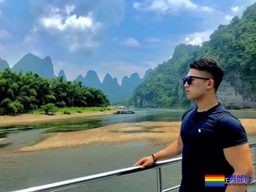 泳池湿透的极品肌肉男真有大包包，曾被疯狂盗图-51虹马