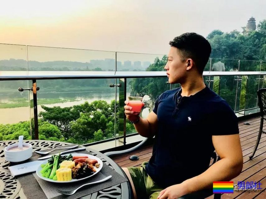 泳池湿透的极品肌肉男真有大包包,曾被疯狂盗图 - 51虹马 泳池湿透的极品肌肉男真有大包包,曾被疯狂盗图 - 51虹马