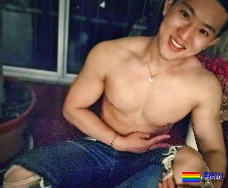 泳池湿透的极品肌肉男真有大包包,曾被疯狂盗图 - 51虹马 泳池湿透的极品肌肉男真有大包包,曾被疯狂盗图 - 51虹马