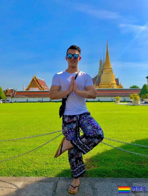 泳池湿透的极品肌肉男真有大包包,曾被疯狂盗图 - 51虹马 泳池湿透的极品肌肉男真有大包包,曾被疯狂盗图 - 51虹马