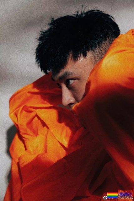 这个小哥有胸肌腹肌还有柯基! - 51虹马 这个小哥有胸肌腹肌还有柯基! - 51虹马