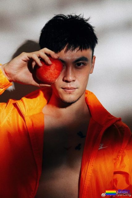 这个小哥有胸肌腹肌还有柯基! - 51虹马 这个小哥有胸肌腹肌还有柯基! - 51虹马