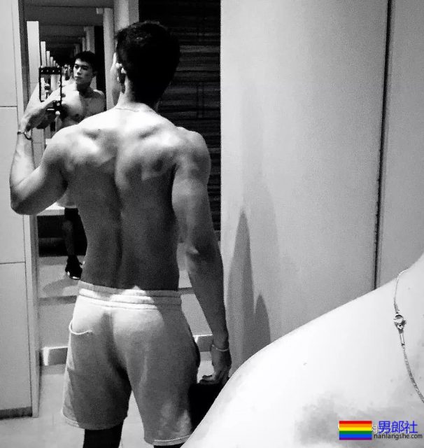 男友为了我他可以白天做攻晚上含泪做0。 - 51虹马