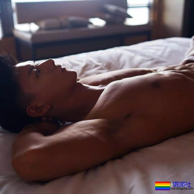 188CM男模冠军 被网友戏称“最美好的肉体”！ - 51虹马