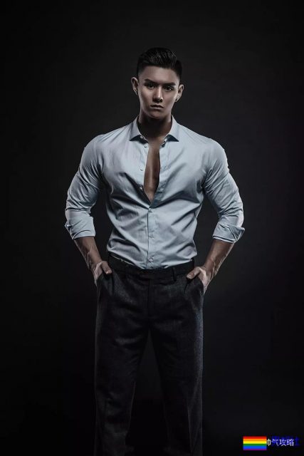 188CM男模冠军 被网友戏称“最美好的肉体”！ - 51虹马