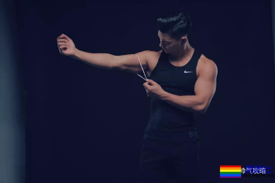 188CM男模冠军 被网友戏称“最美好的肉体”！ - 51虹马