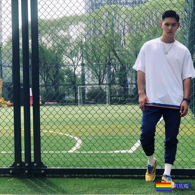 188CM男模冠军 被网友戏称“最美好的肉体”！ - 51虹马