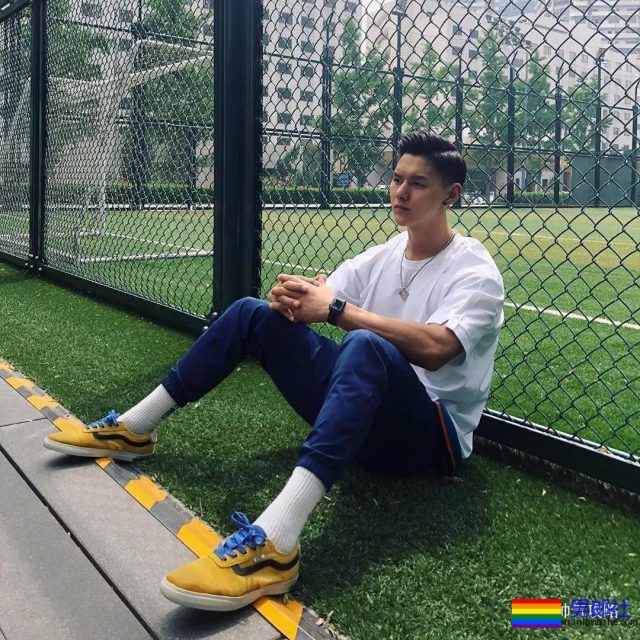 188CM男模冠军 被网友戏称“最美好的肉体”！ - 51虹马