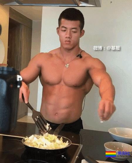 肌肉男都小？健身私教夏胜杰穿上短裤秒破谣言！ - 51虹马