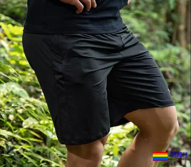 肌肉男都小？健身私教夏胜杰穿上短裤秒破谣言！ - 51虹马