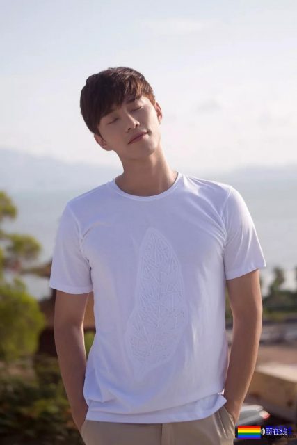 摸胸识男人+开剧先洗澡!拍过腐剧的长腿筋肉小哥,盘他! - 51虹马 摸胸识男人+开剧先洗澡!拍过腐剧的长腿筋肉小哥,盘他! - 51虹马