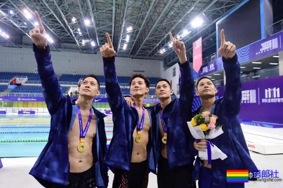 摸胸识男人+开剧先洗澡!拍过腐剧的长腿筋肉小哥,盘他! - 51虹马 摸胸识男人+开剧先洗澡!拍过腐剧的长腿筋肉小哥,盘他! - 51虹马