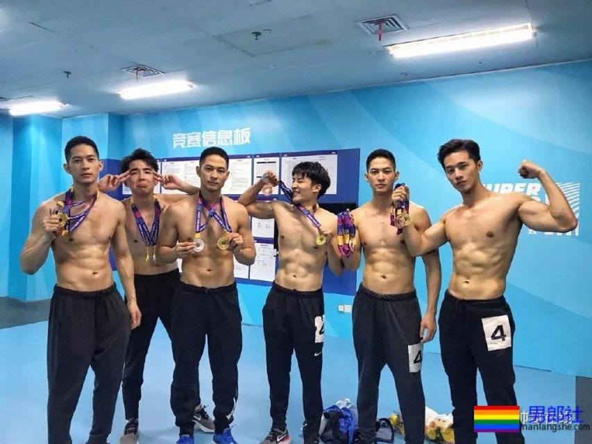 摸胸识男人+开剧先洗澡!拍过腐剧的长腿筋肉小哥,盘他! - 51虹马 摸胸识男人+开剧先洗澡!拍过腐剧的长腿筋肉小哥,盘他! - 51虹马