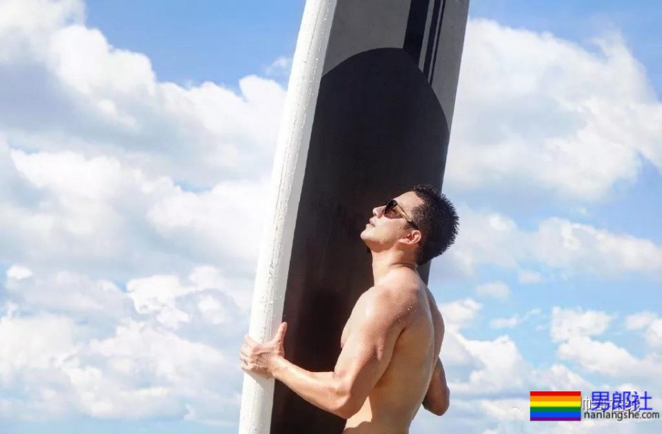 摸胸识男人+开剧先洗澡!拍过腐剧的长腿筋肉小哥,盘他! - 51虹马 摸胸识男人+开剧先洗澡!拍过腐剧的长腿筋肉小哥,盘他! - 51虹马