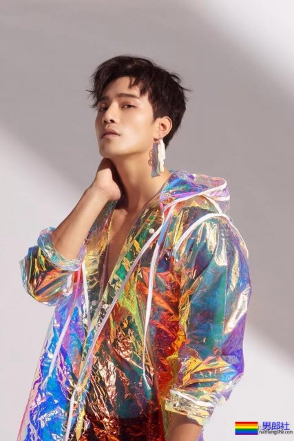 摸胸识男人+开剧先洗澡!拍过腐剧的长腿筋肉小哥,盘他! - 51虹马 摸胸识男人+开剧先洗澡!拍过腐剧的长腿筋肉小哥,盘他! - 51虹马