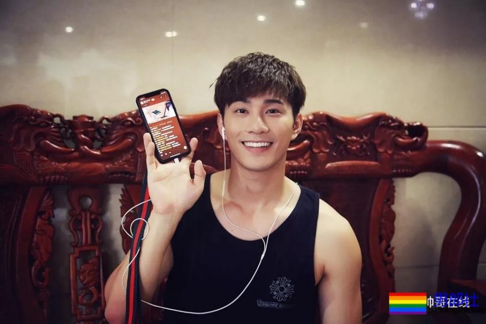 摸胸识男人+开剧先洗澡!拍过腐剧的长腿筋肉小哥,盘他! - 51虹马 摸胸识男人+开剧先洗澡!拍过腐剧的长腿筋肉小哥,盘他! - 51虹马