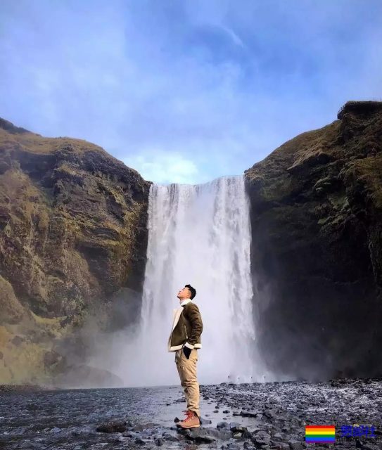 小奶狗因湿身在网络走红,照片我已找到。 - 51虹马 小奶狗因湿身在网络走红,照片我已找到。 - 51虹马