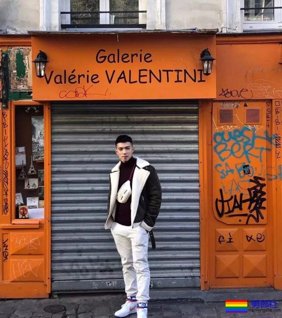 小奶狗因湿身在网络走红,照片我已找到。 - 51虹马 小奶狗因湿身在网络走红,照片我已找到。 - 51虹马