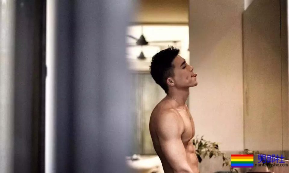 小奶狗因湿身在网络走红,照片我已找到。 - 51虹马 小奶狗因湿身在网络走红,照片我已找到。 - 51虹马