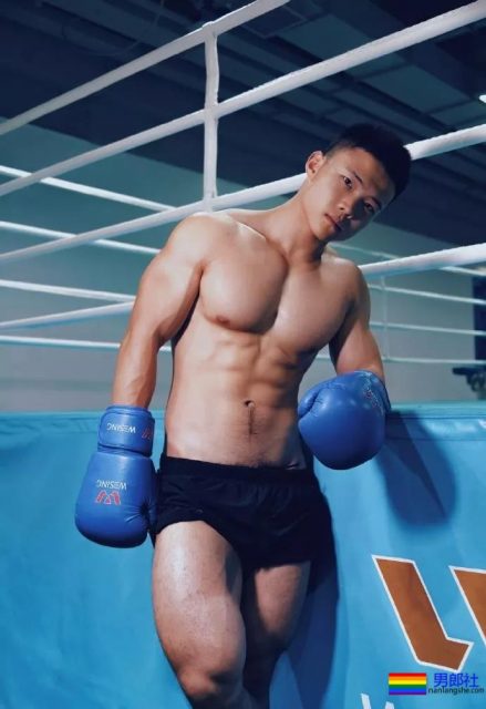 42CM!上海体院的男生粗壮的不仅仅是手臂! - 51虹马 42CM!上海体院的男生粗壮的不仅仅是手臂! - 51虹马